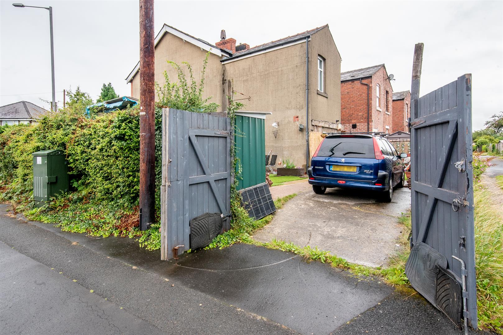 4 bed property in Brownedge Road, Preston